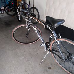 GIANT FCR2 ROAD BIKE