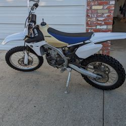 2011 YZ450