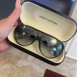 Louis Vuitton Paris Texas Sunglasses  Louis vuitton sunglasses, Louis  vuitton evidence sunglasses, Louis vuitton evidence
