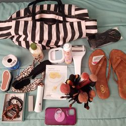 BEAUTY Victoria's Secret Bag. Makeup Brushes, Miscellaneous Goodies