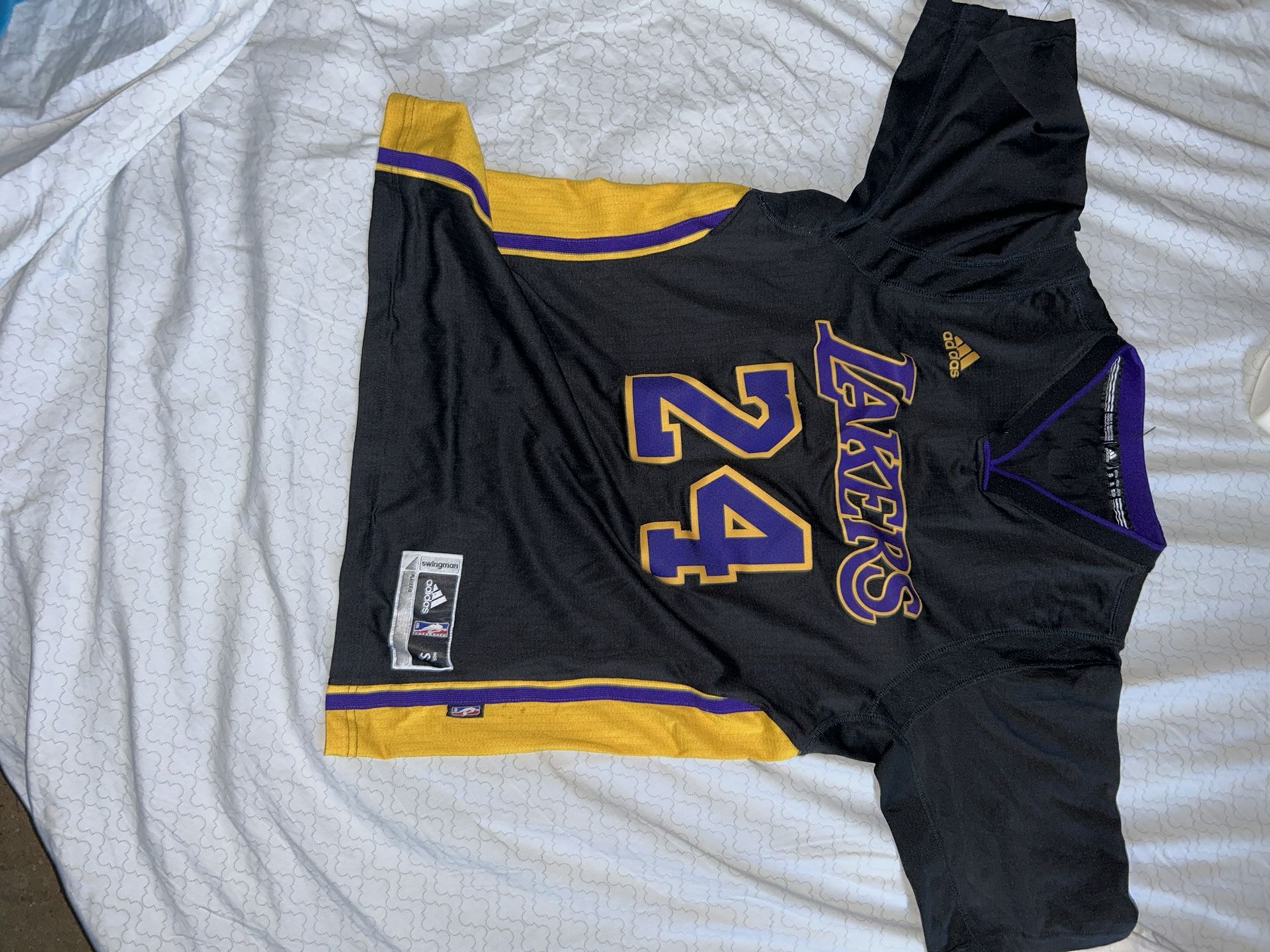 Adidas Los Angeles Lakers Kobe Bryant Hollywood Nights Jersey w/ sleeves Small