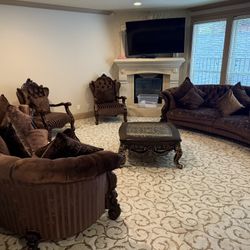 Full Set Furniture 2 sofa’s End Tables Chairs An More 
