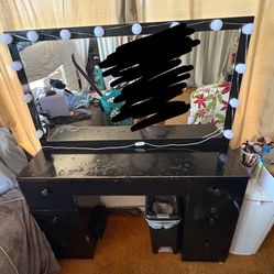 Makeup Vanity with lights 
