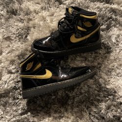 2020 Air Jordan 1 Retro High OG 'Black Metallic Gold'