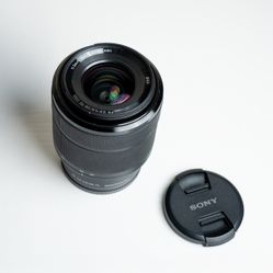 Sony FE 28-70mm f/3.5-5.6 OSS kit lens