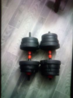 Adjustable dumbbell set