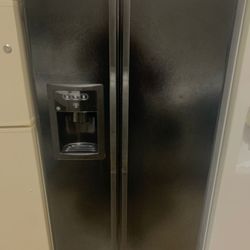 REFRIGERATOR GE SIDE BY SIDE 