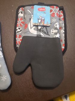 NBC Oven Mitt And Pot Holder Set
