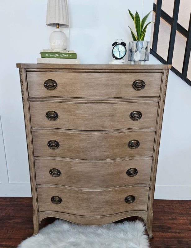 5 Drawer Dresser  - Delivery Available 