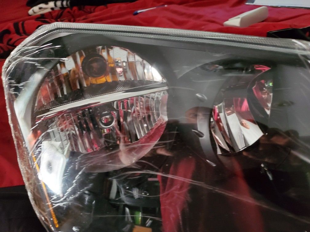 Dodge magnum headlights 2005 to 2007