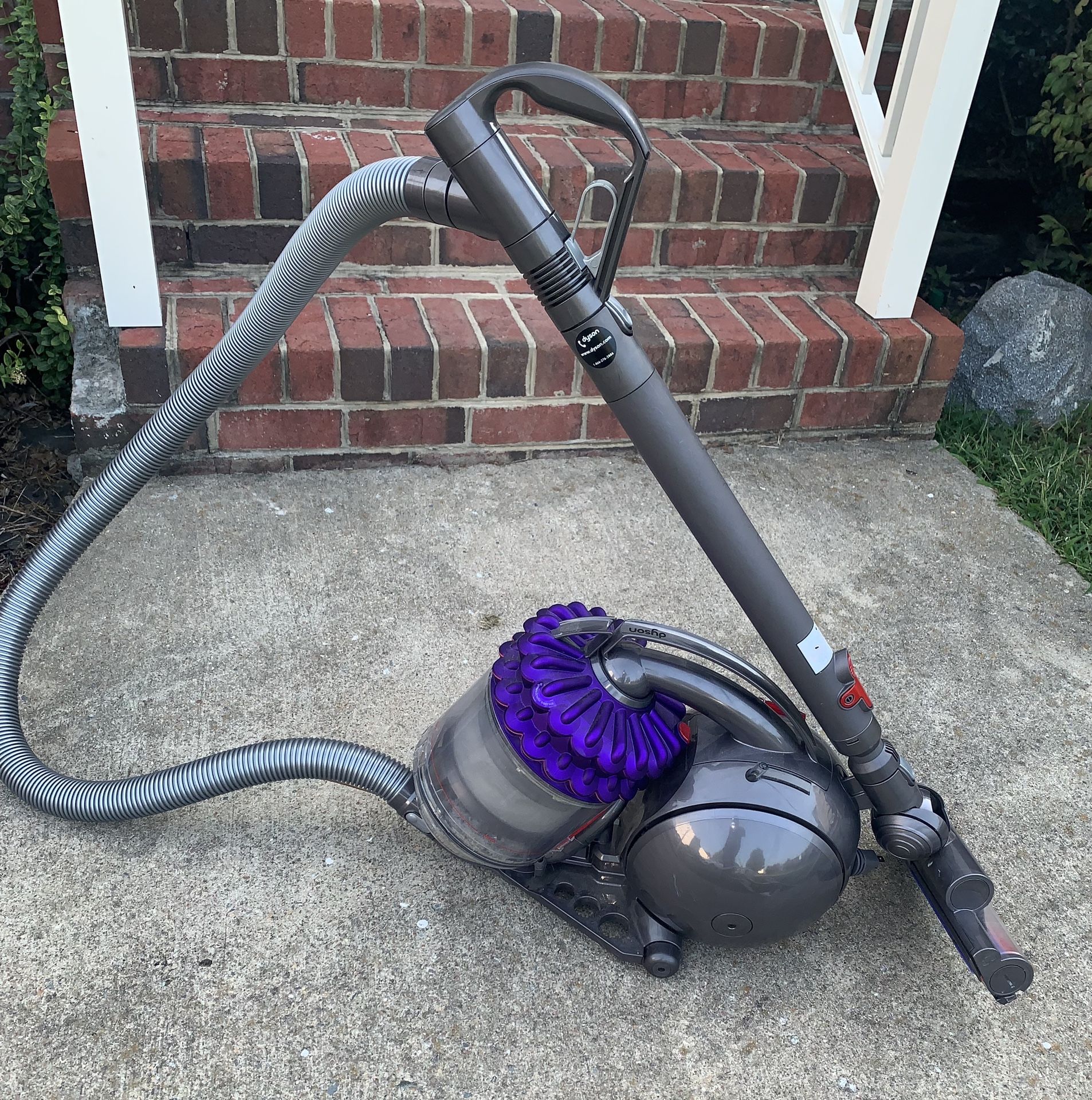 Dyson big ball vacuum