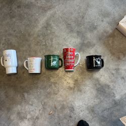 5 Christmas Mugs 