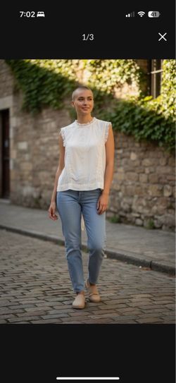 New White Lace Trim Sleeveless Blouse