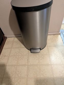Trash can