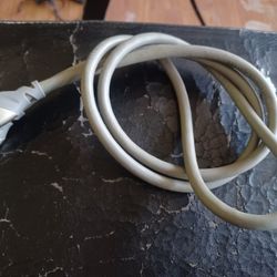 HDMI CABLE 4FT $10 FINAL PRICE 