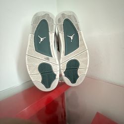 Jordan 4