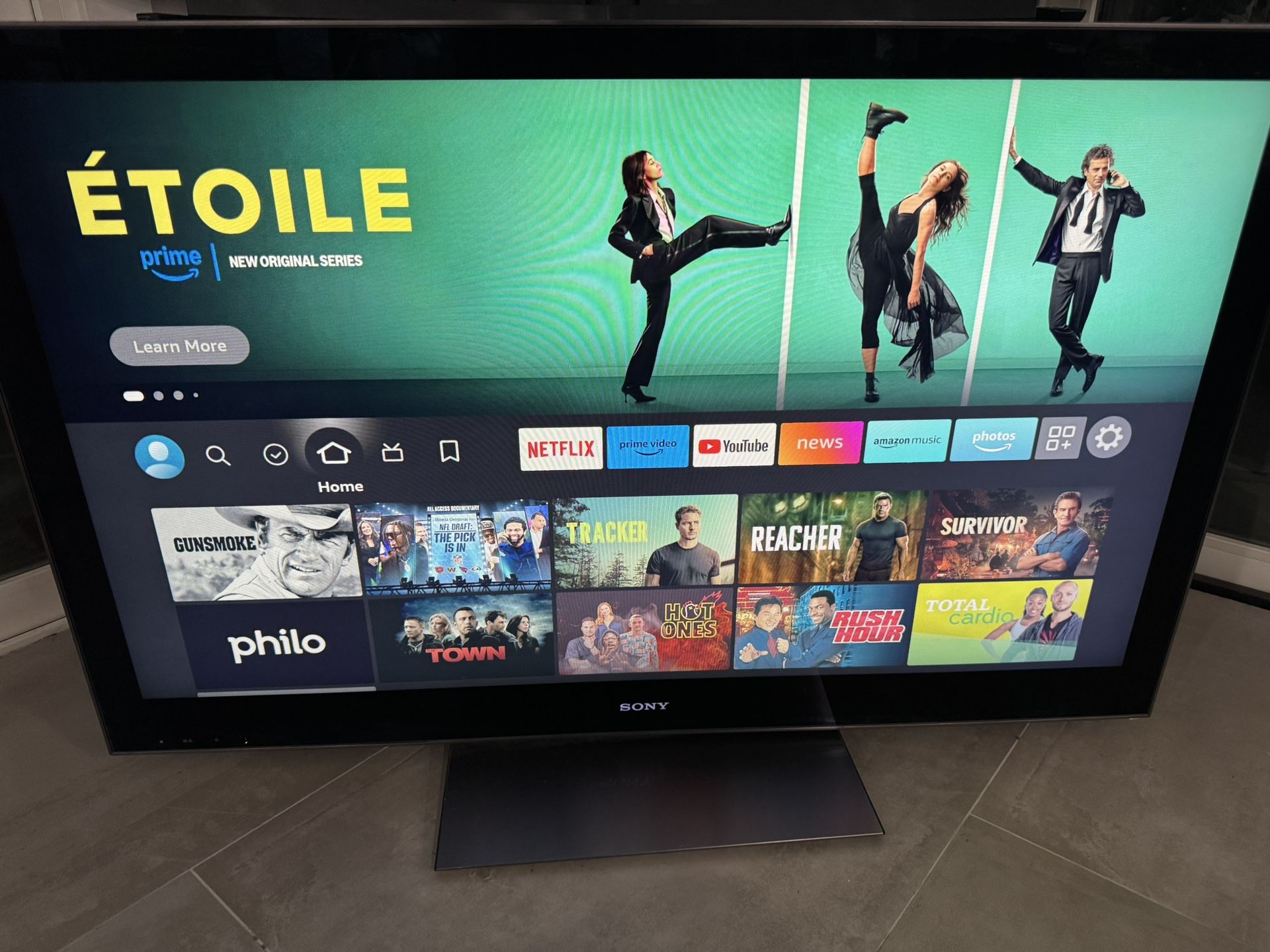 Sony Bravia 52 Inch LED Backlit HDTV TV 3D With Amazon Firestick