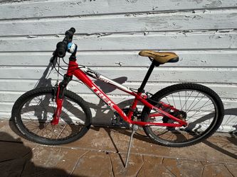 Trek MT 220 24" Youth Mountain Bike