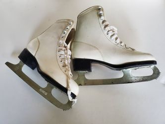 LLM Ice figures Skates, size 4