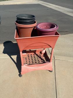“Free” Small Potting Table