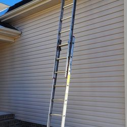 Werner 16 ft. H Aluminum Extension Ladder Type III 200 lb. capacity 8-16 ft.