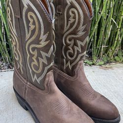 Cody James Men's Embroidered Western Boots, Sz 10D..Oil resistant..Located west roseville..