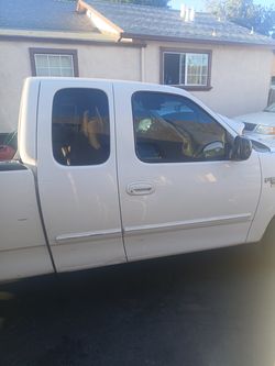 1999  F=150 Ford truck  Triton v/8