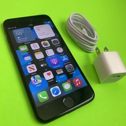 Apple IPhone 7 32 GB unlocked for T-Mobile/Metro PCS/Simple Mobil/Ultra/Laycamobile/Smart GO