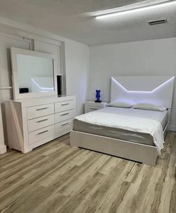 Cama Quenn blanca