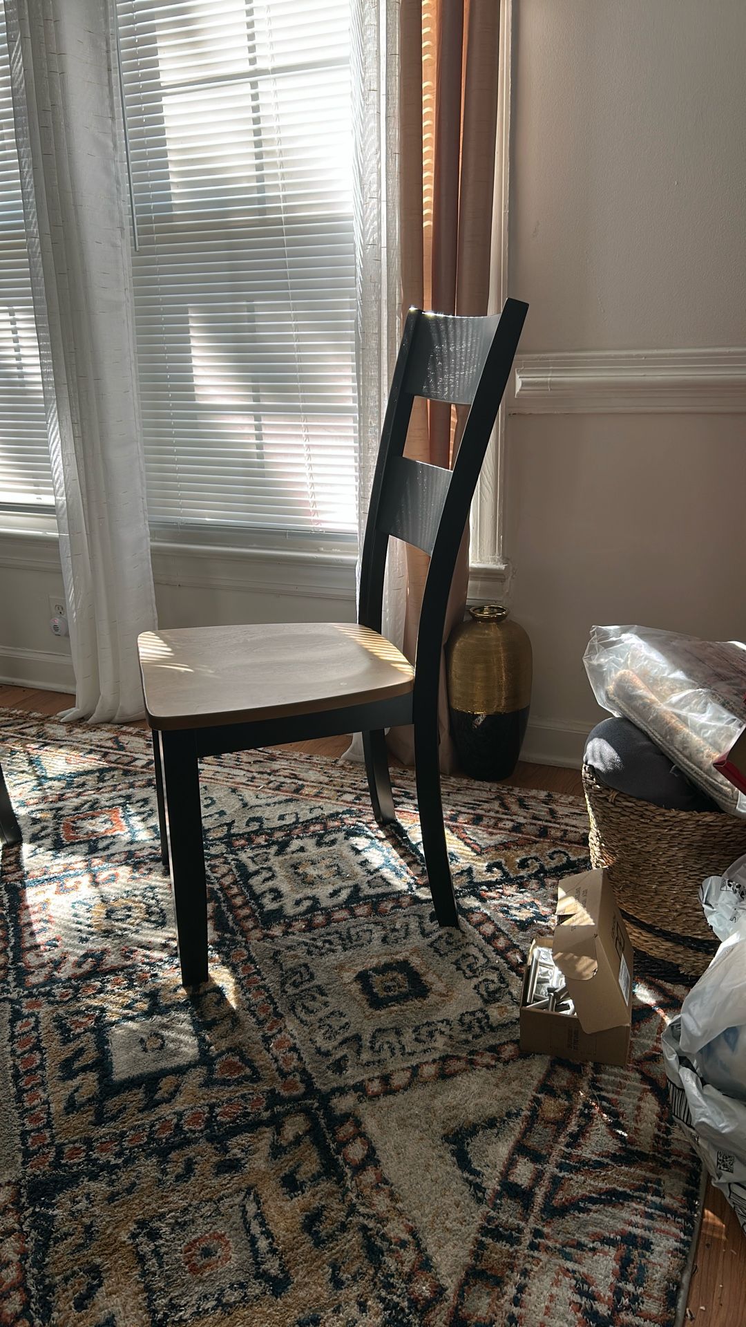4 Dining Room Chairs $20 For One