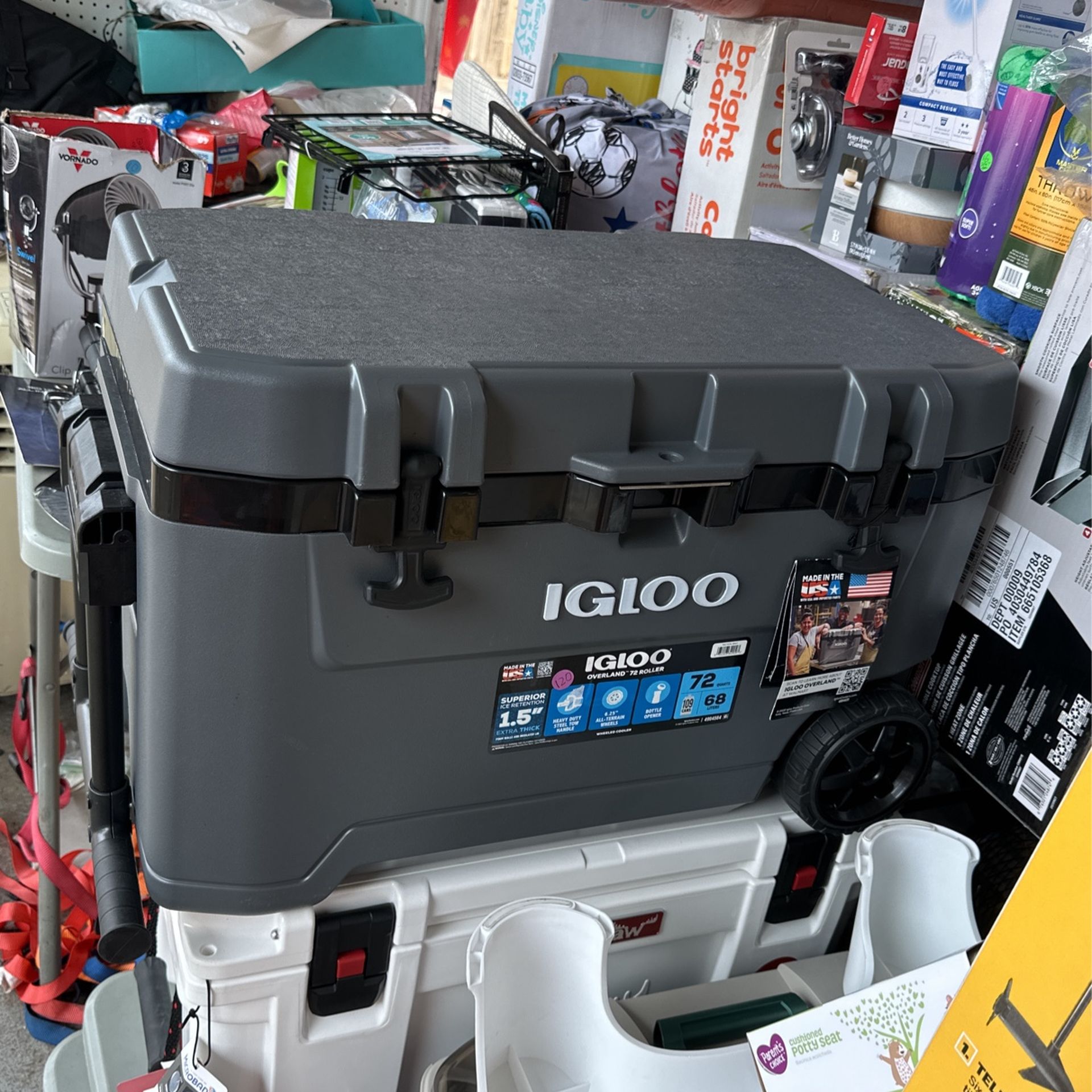 New Igloo Wheeled Overland 72 Quart Roller Cooler