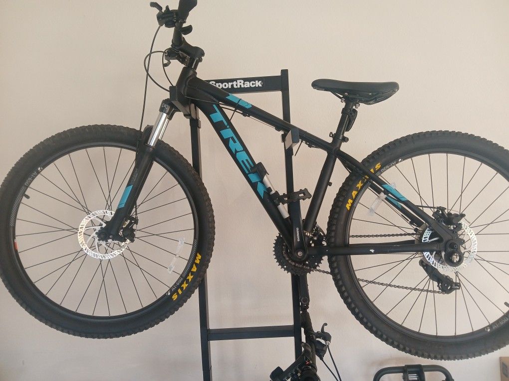 Trek Marlin 5 Mountain Bike