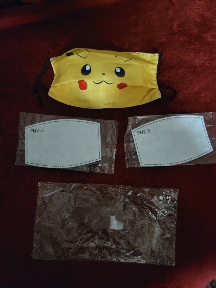 NWT ADULT FACE MASK POKEMON PIKACHU UNISEX SIZE ONE SIZE FITS ALL