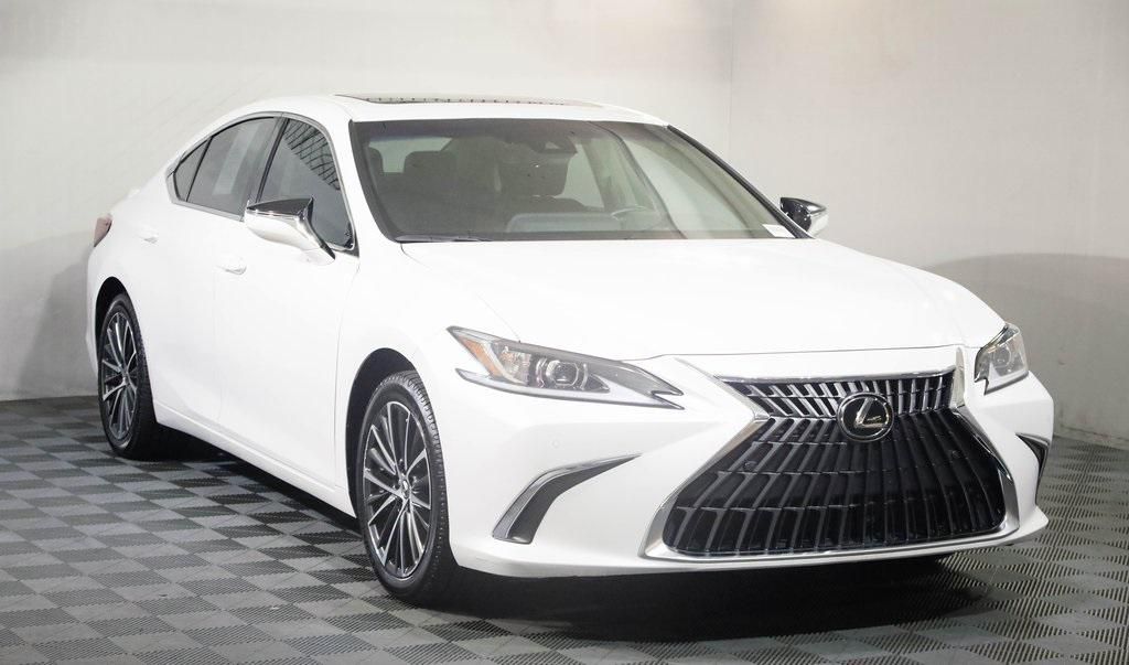 2023 Lexus ES 300h