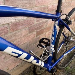 Fuji newest 4.0 sales road bike price