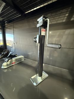 SWIVEL MOUNT SIDE WIND JACK