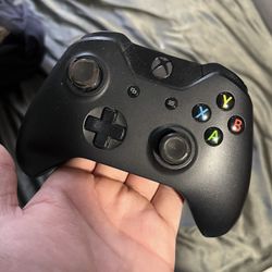 Xbox And Nintendo Controllers 