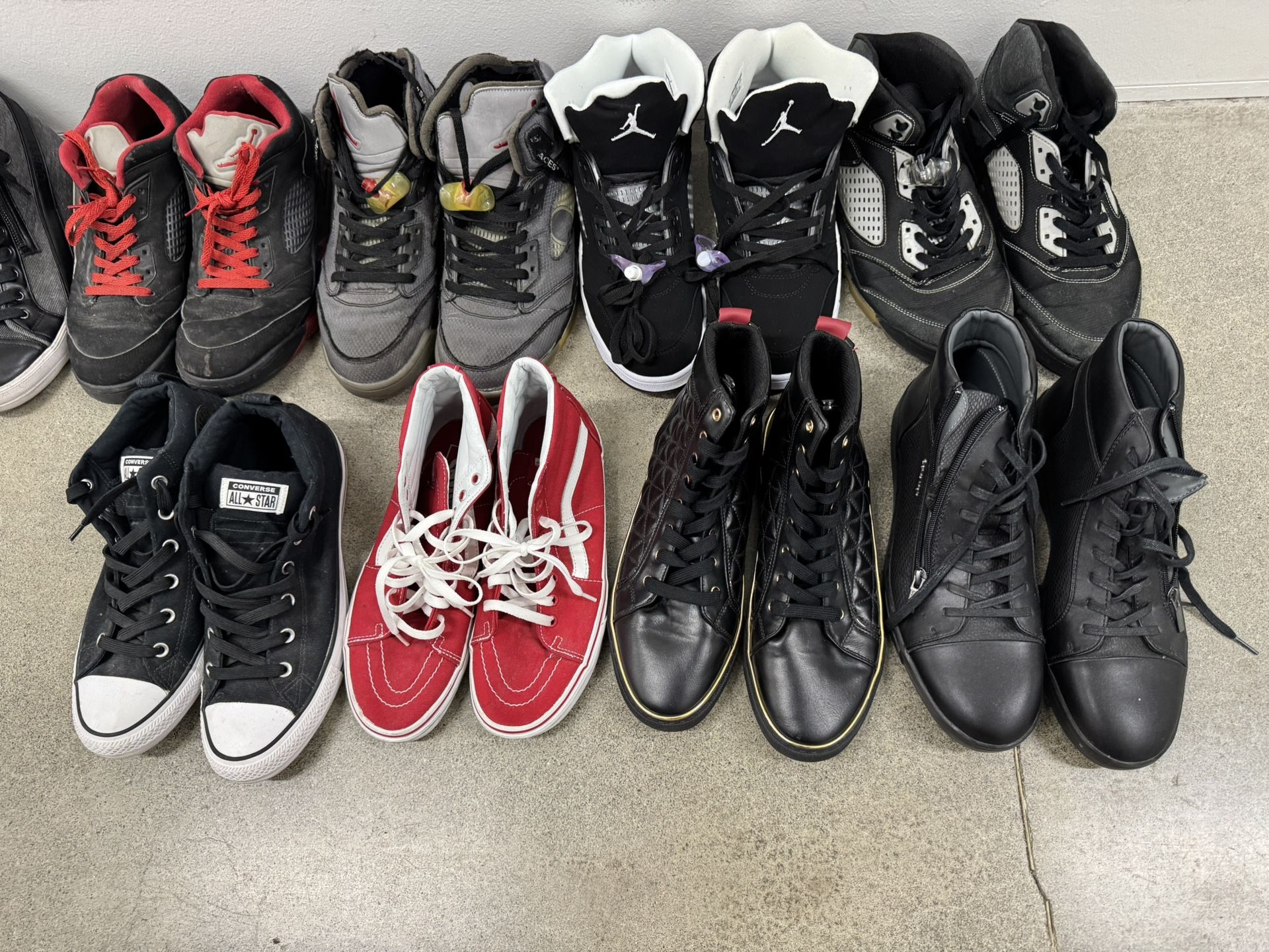 Bunch Of Shoes Size 10 Looking To Sell. Offer .