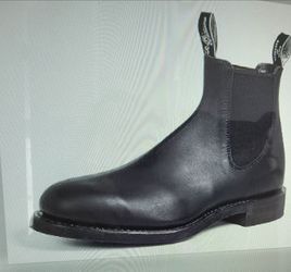 Men leather boot by R. M. Williams