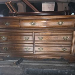Dresser Set