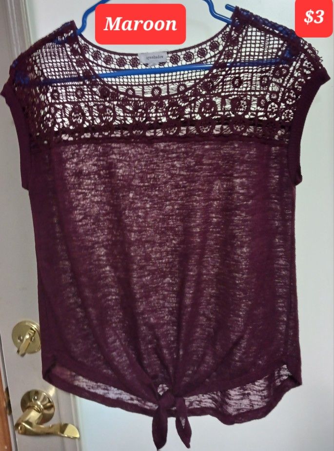 8 PICS OF WOMEN'S SIZE SMALL SPRING/SUMMER CLOTHES, PRICES ON PICS $1-$4
SELL SEPARATELY OR TOGETHER