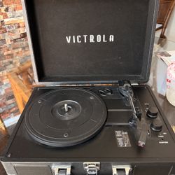 VICTROLA RECORD PLAYER!! 