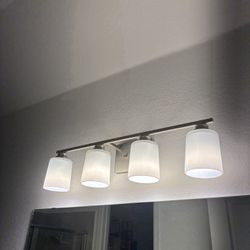 Vanity Lightning 4 Lights Total
