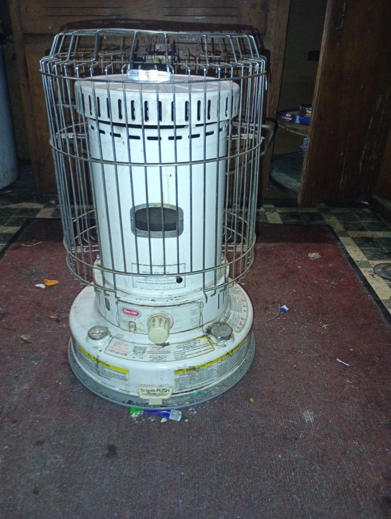 DynoGlo Kerosene Heater