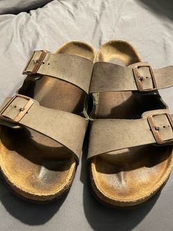 Birkenstock sandals men’s 9.5 women’s 11
