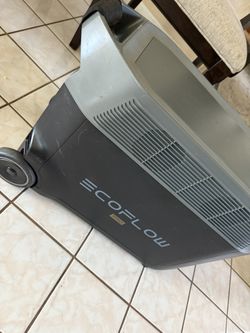 EF ECOFLOW Portable Power Station 3600Wh DELTA Pro, 120V AC Outlets x 5,  3600W, 2.7H Fast Charge, Lifepo4 Power Station, Solar Generator for Home  Use, for Sale in Madera, CA - OfferUp