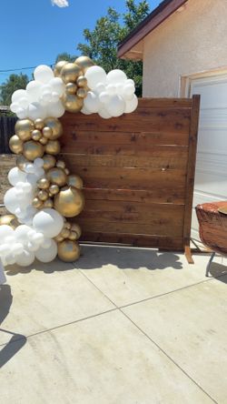 Balloon arch  wood