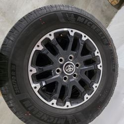 Toyota Tundra Stock Rims 20s