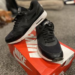 Nike Air Max Size 9