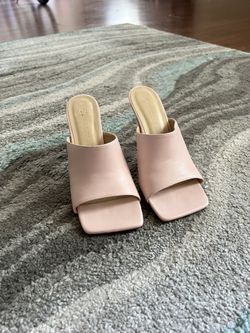 Cute High Heel- Size 6